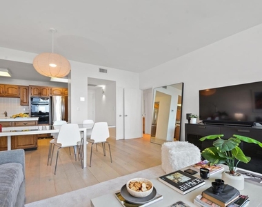 17352 W Sunset Boulevard - Photo Thumbnail 19