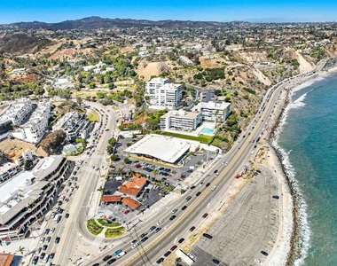 17352 W Sunset Boulevard - Photo Thumbnail 8