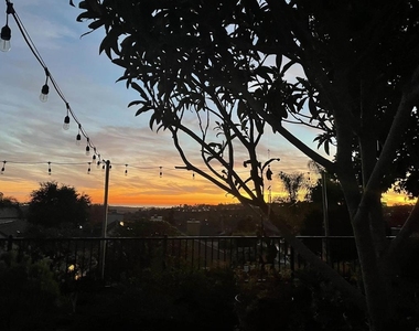 2756 Southampton - Photo Thumbnail 1