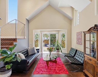 2756 Southampton - Photo Thumbnail 9