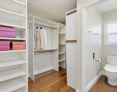 2756 Southampton - Photo Thumbnail 6