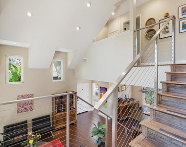 2756 Southampton - Photo Thumbnail 22