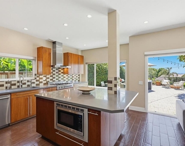 2756 Southampton - Photo Thumbnail 5