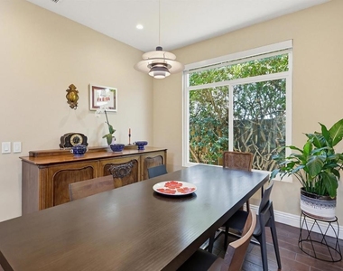 2756 Southampton - Photo Thumbnail 28