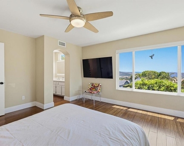 2756 Southampton - Photo Thumbnail 26