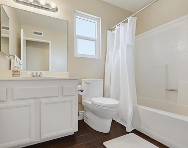 2756 Southampton - Photo Thumbnail 10
