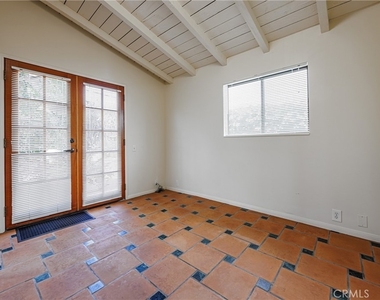 951 Glenneyre - Photo Thumbnail 11