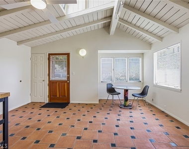 951 Glenneyre - Photo Thumbnail 8