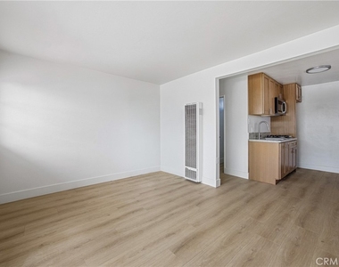210 Cypress - Photo Thumbnail 4