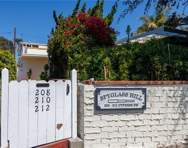 210 Cypress - Photo Thumbnail 11