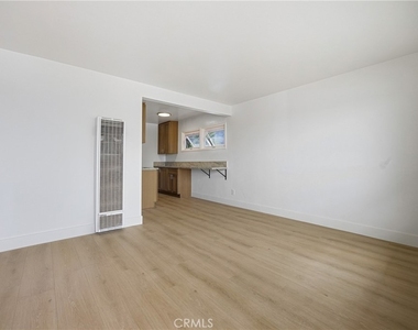 210 Cypress - Photo Thumbnail 3