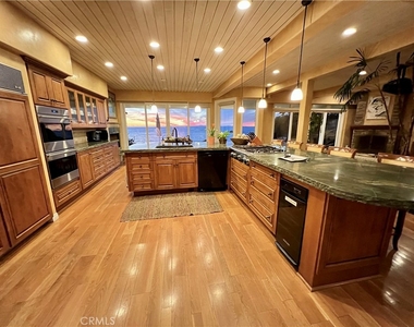 1137 Marine Drive - Photo Thumbnail 13