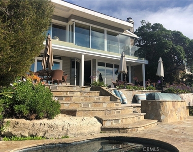 1137 Marine Drive - Photo Thumbnail 1