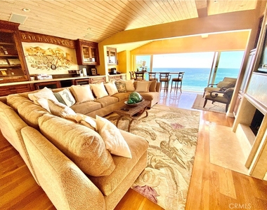 1137 Marine Drive - Photo Thumbnail 7