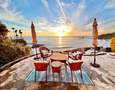 1137 Marine Drive - Photo Thumbnail 2