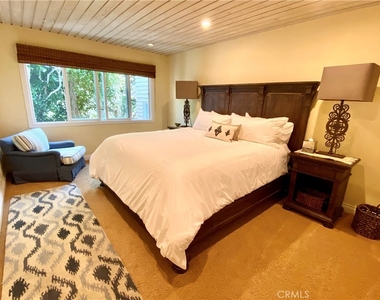 1137 Marine Drive - Photo Thumbnail 20