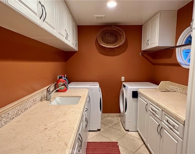 1137 Marine Drive - Photo Thumbnail 25