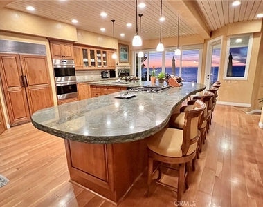 1137 Marine Drive - Photo Thumbnail 11