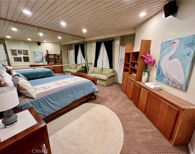 1137 Marine Drive - Photo Thumbnail 24