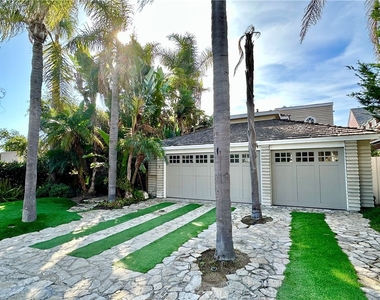 1137 Marine Drive - Photo Thumbnail 31