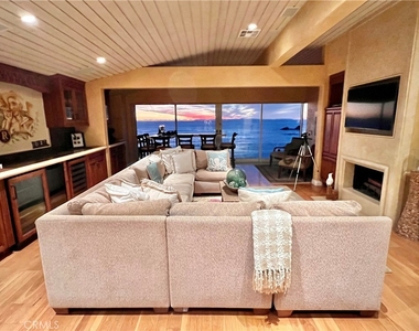 1137 Marine Drive - Photo Thumbnail 16