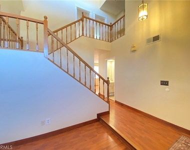 12044 Champlain Street - Photo Thumbnail 2