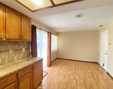 12044 Champlain Street - Photo Thumbnail 7