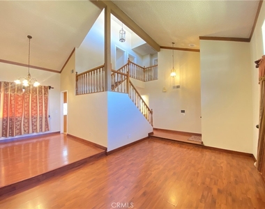 12044 Champlain Street - Photo Thumbnail 3