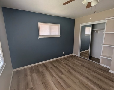 8641 Garfield Street - Photo Thumbnail 5