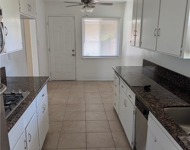 8641 Garfield Street - Photo Thumbnail 3