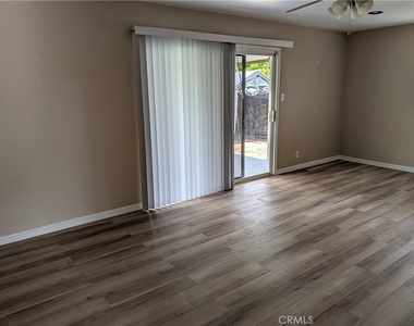 8641 Garfield Street - Photo Thumbnail 6