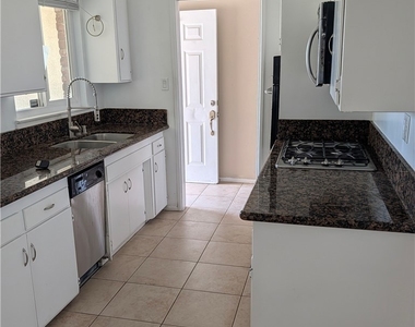 8641 Garfield Street - Photo Thumbnail 2