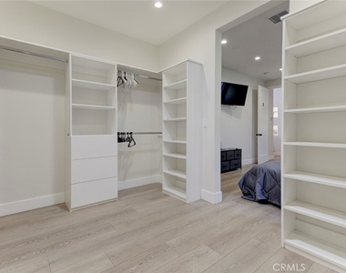 2743 Keystone St. - Photo Thumbnail 14