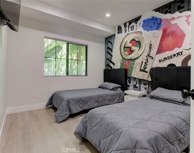 2743 Keystone St. - Photo Thumbnail 11
