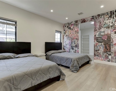 2743 Keystone St. - Photo Thumbnail 13