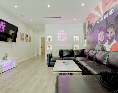 2743 Keystone St. - Photo Thumbnail 5