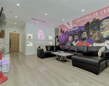 2743 Keystone St. - Photo Thumbnail 4