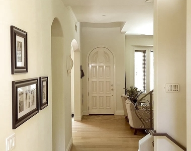 2753 Piedmont - Photo Thumbnail 4