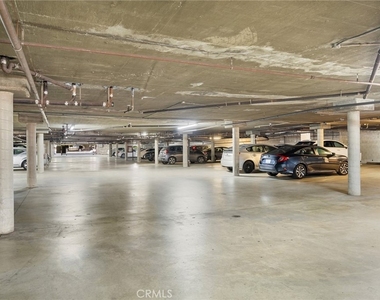 10757 Hortense Street - Photo Thumbnail 28