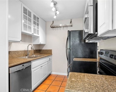 10757 Hortense Street - Photo Thumbnail 9