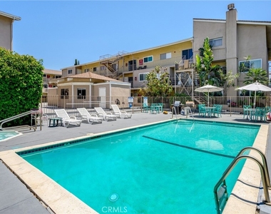 10757 Hortense Street - Photo Thumbnail 23