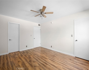 10757 Hortense Street - Photo Thumbnail 13