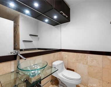 10757 Hortense Street - Photo Thumbnail 15