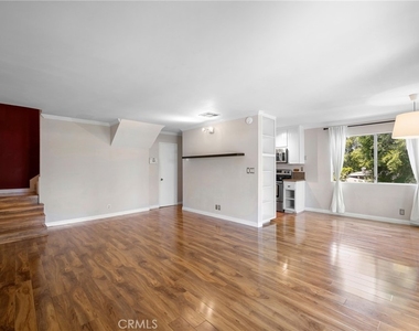10757 Hortense Street - Photo Thumbnail 4