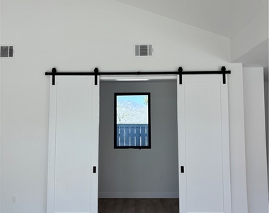 4832 La Canada Boulevard - Photo Thumbnail 12