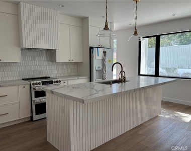 4832 La Canada Boulevard - Photo Thumbnail 7