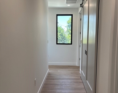 4832 La Canada Boulevard - Photo Thumbnail 26