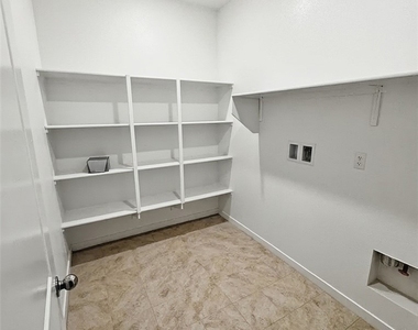 62698 N Crescent - Photo Thumbnail 4