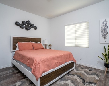 423 E Stuart - Photo Thumbnail 25