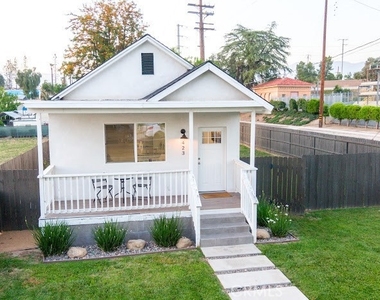 423 E Stuart - Photo Thumbnail 2